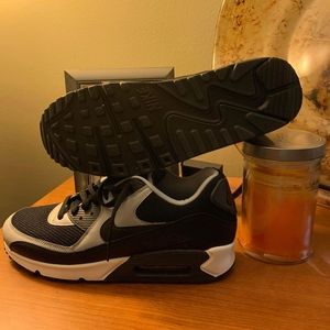 Nike Air Max 90 essential